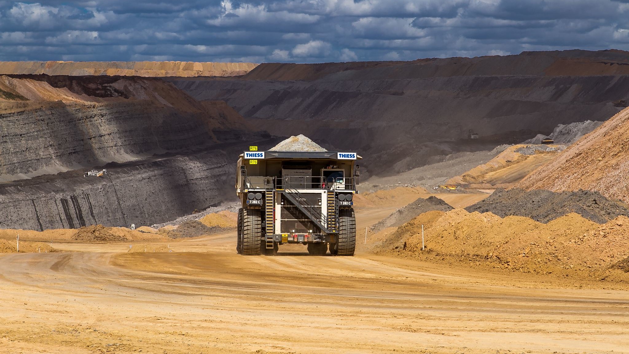 global-road-technology-the-necessity-for-investment-in-dust-reduction