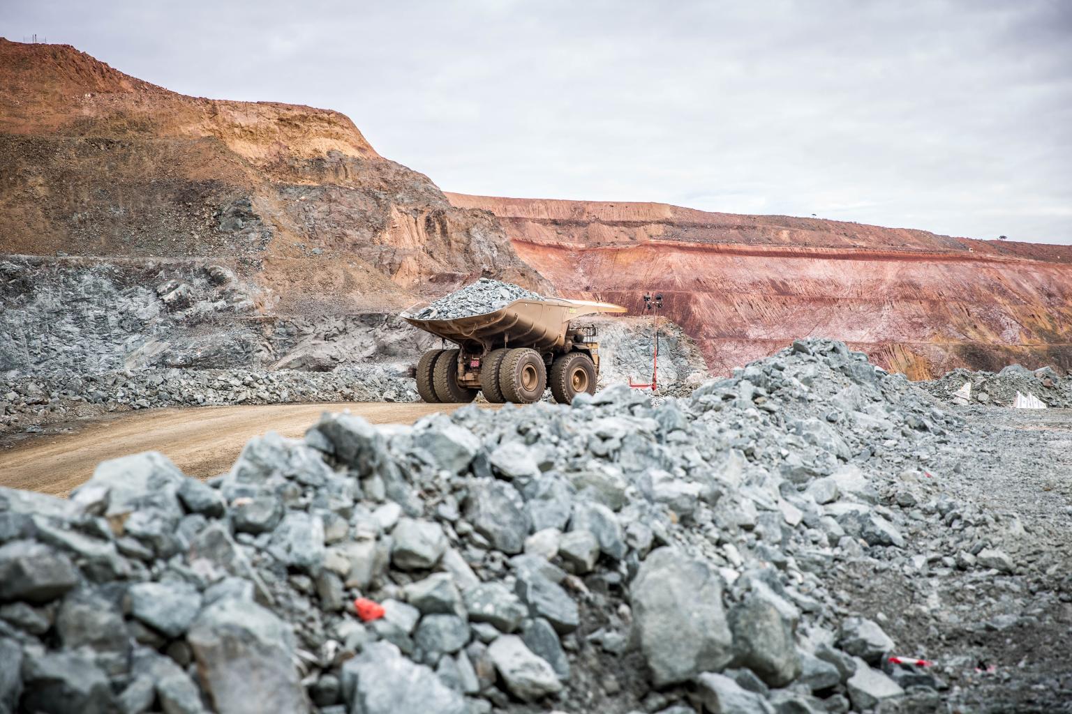 global-road-technology-tracking-tools-to-report-dust-exposure