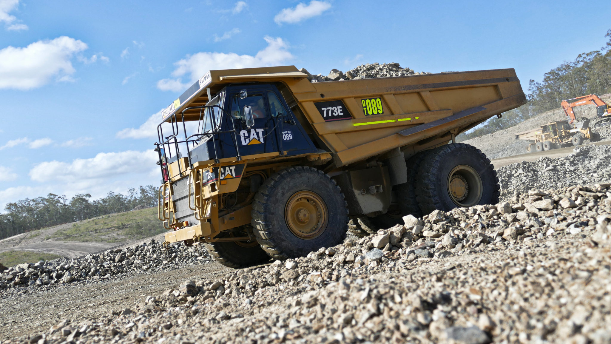 mining-global-road-technology-cat-dust-suppression-grt